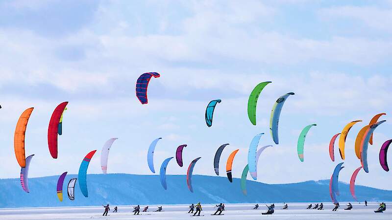 Snowkiting on «Zhiguli Sea»